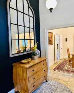 3 March Thrush Home Transformation – A Cozy Beautiful Space for Empty Nesters 4