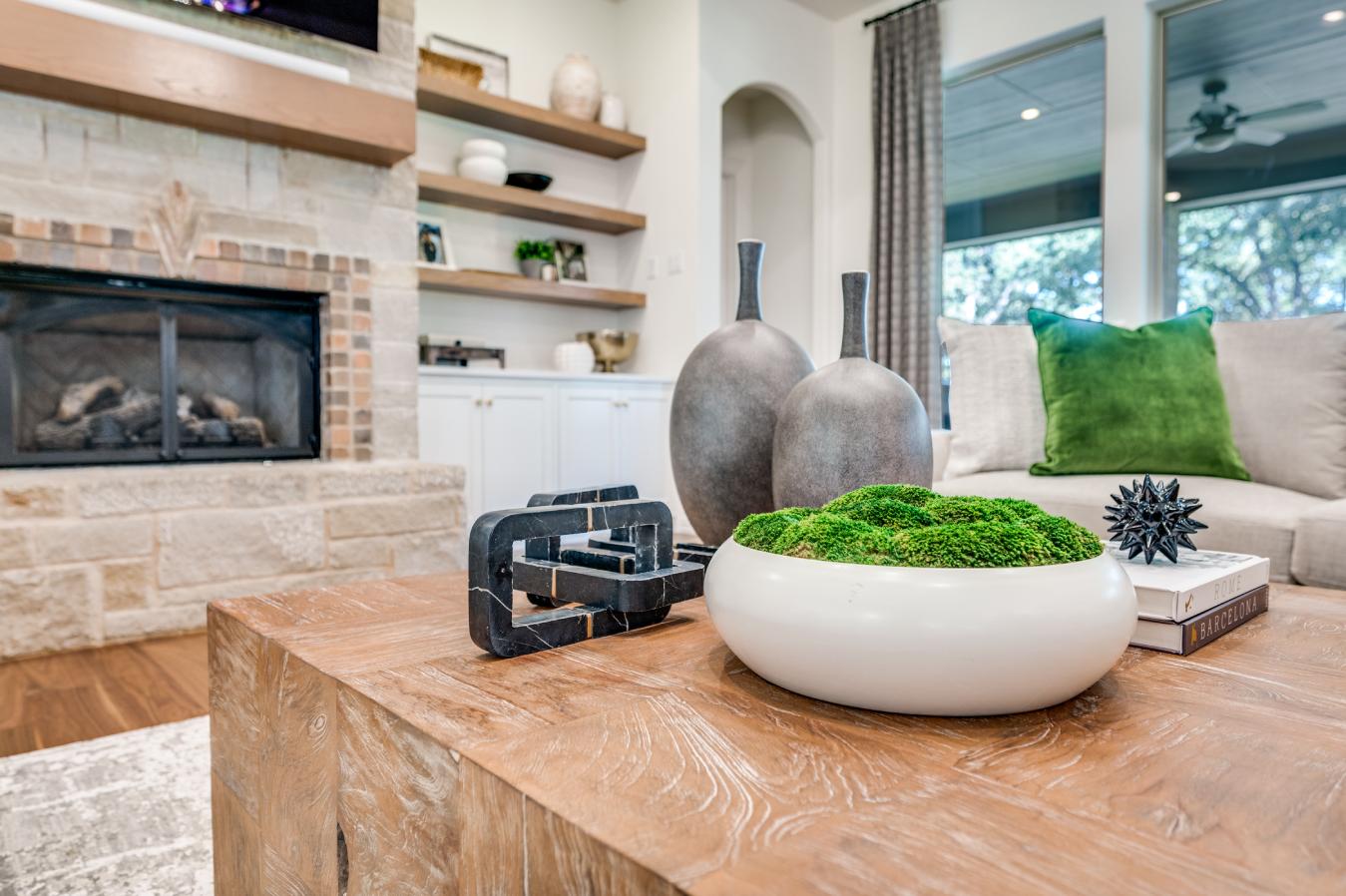 Siegenthaler Family Room Accessories 1