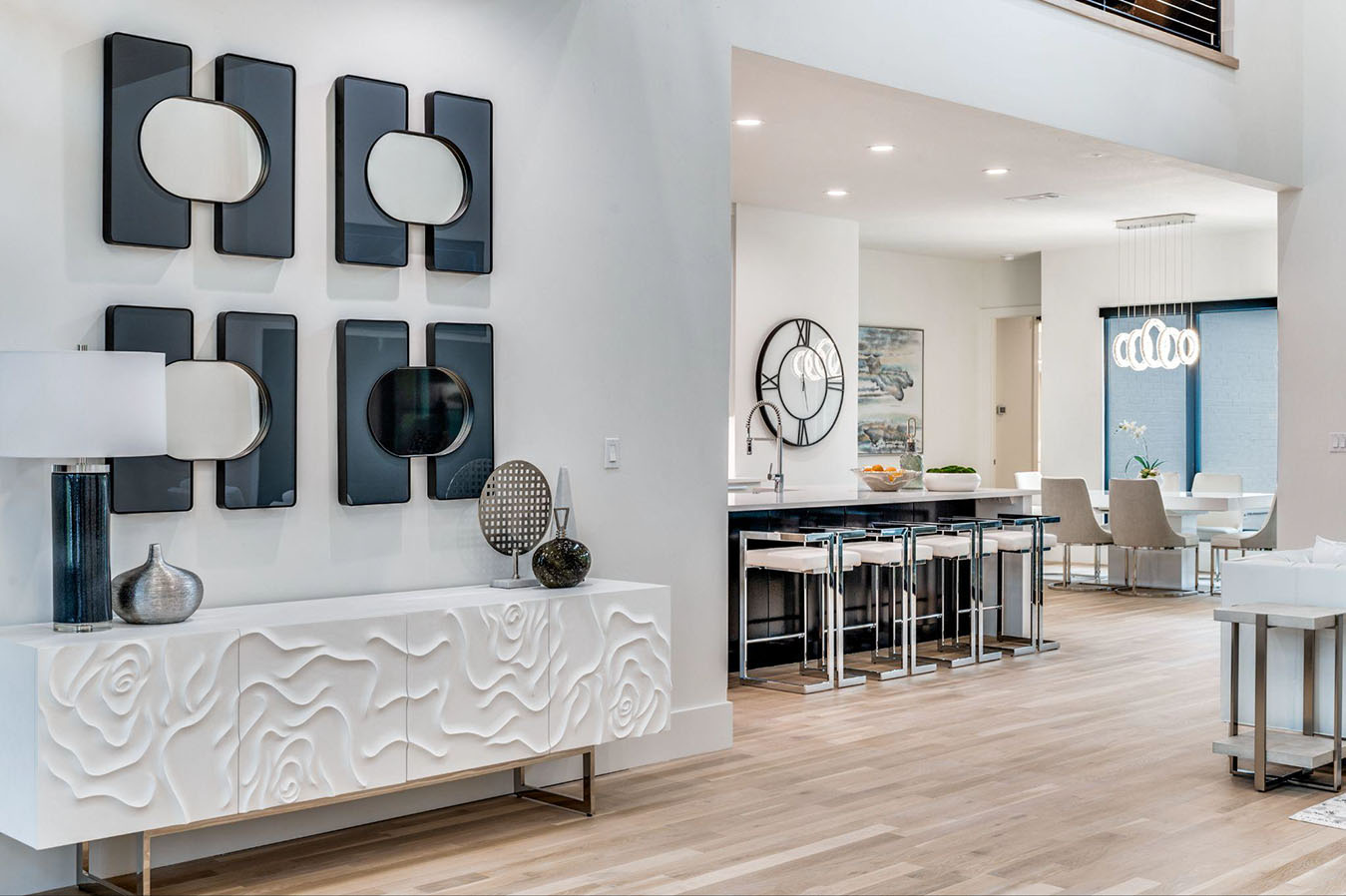 4May Blog 1 First Impressions Shine Top 5 Summer Interior Design Tips for Foyers Entryways